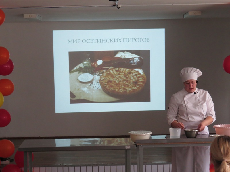 В Санкт-Петербурге прошёл мастер-класс по приготовлению вепсских пирогов (пироги для зятя)